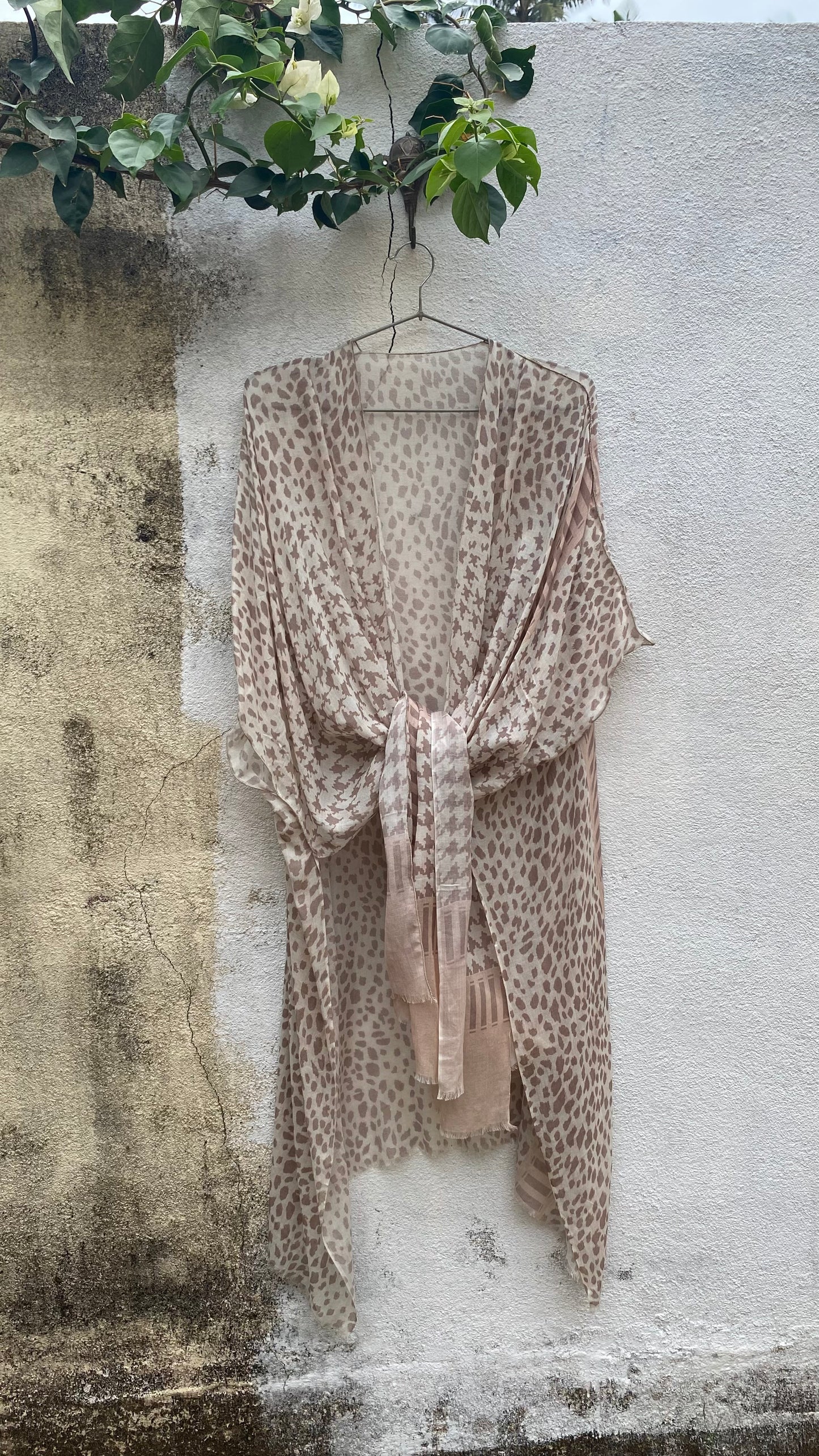 Beige Houndstooth Overlayer