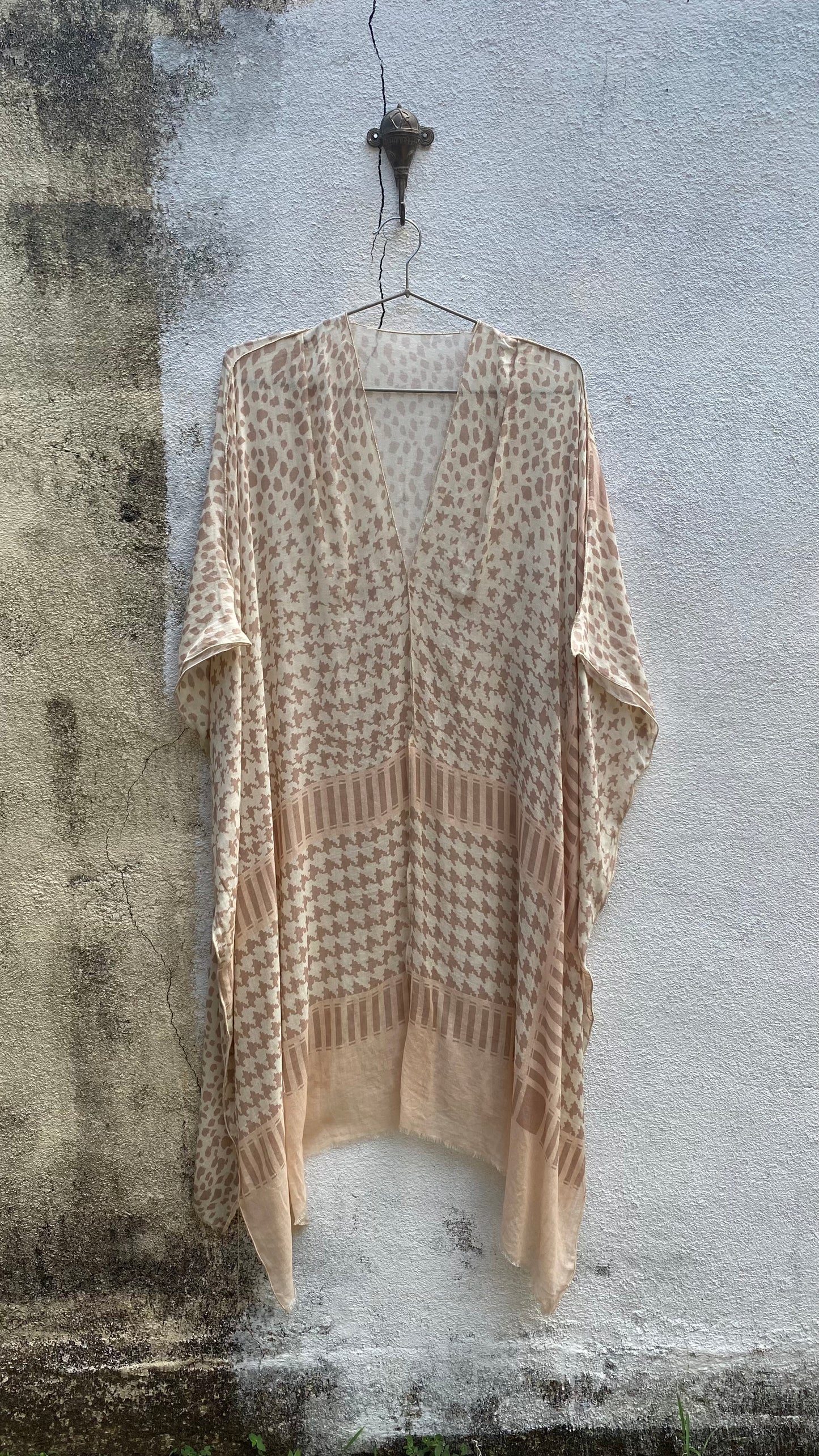 Beige Houndstooth Overlayer